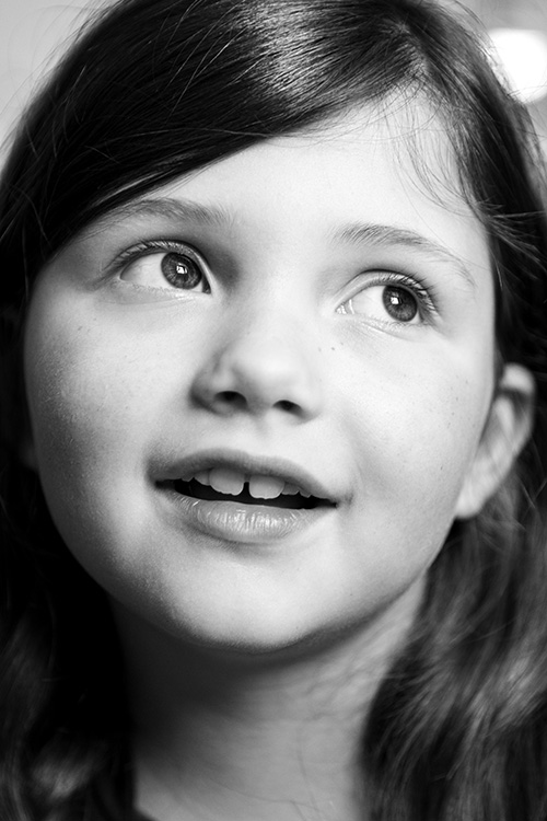 Portrait d'enfant en noir et blanc